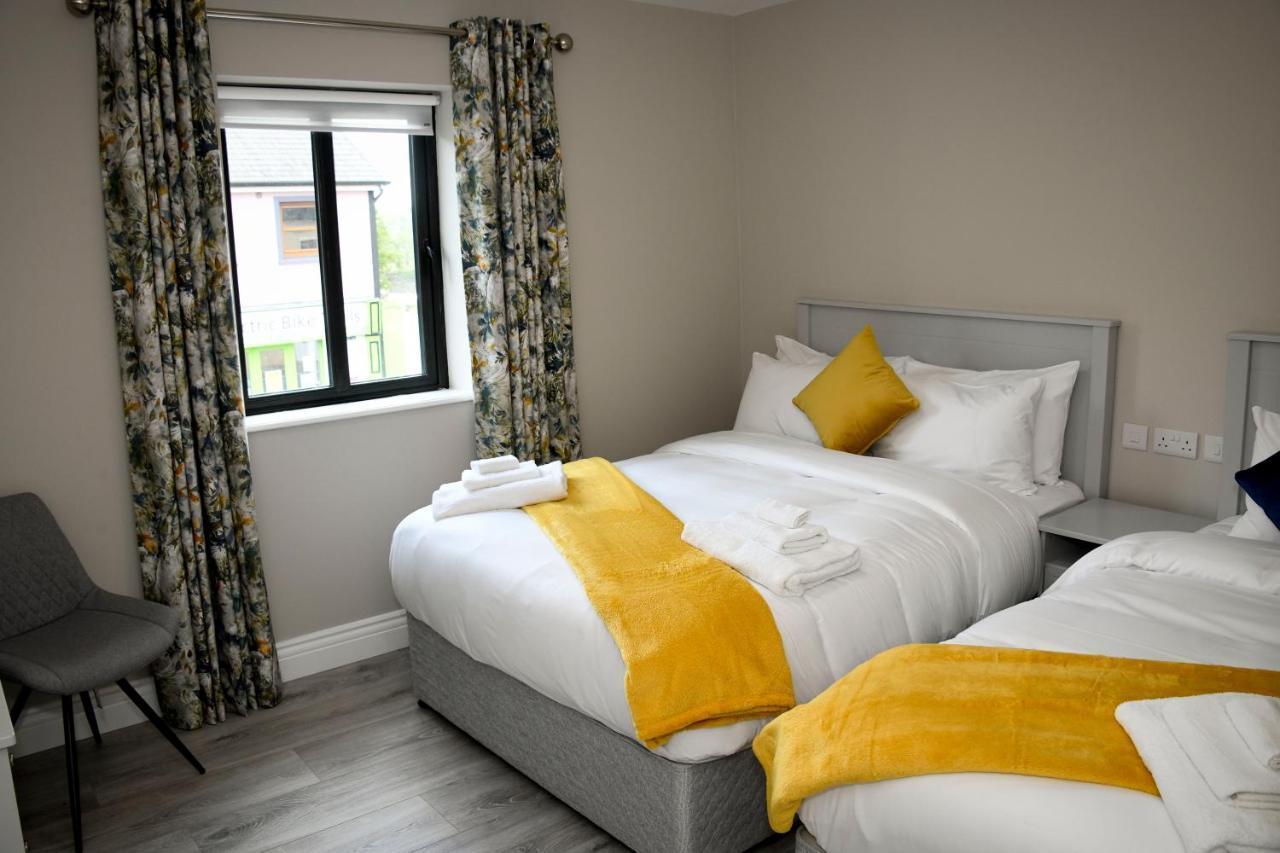 The Leitrim Inn And Blueway Lodge County Leitrim Екстериор снимка